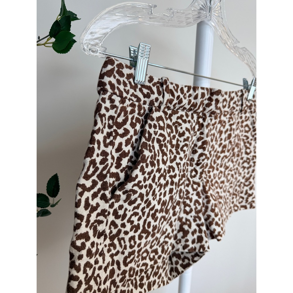 J.Crew Leopard Print 100% Linen Shorts Brown Cream Animal Print Size 4 - Picture 3 of 7